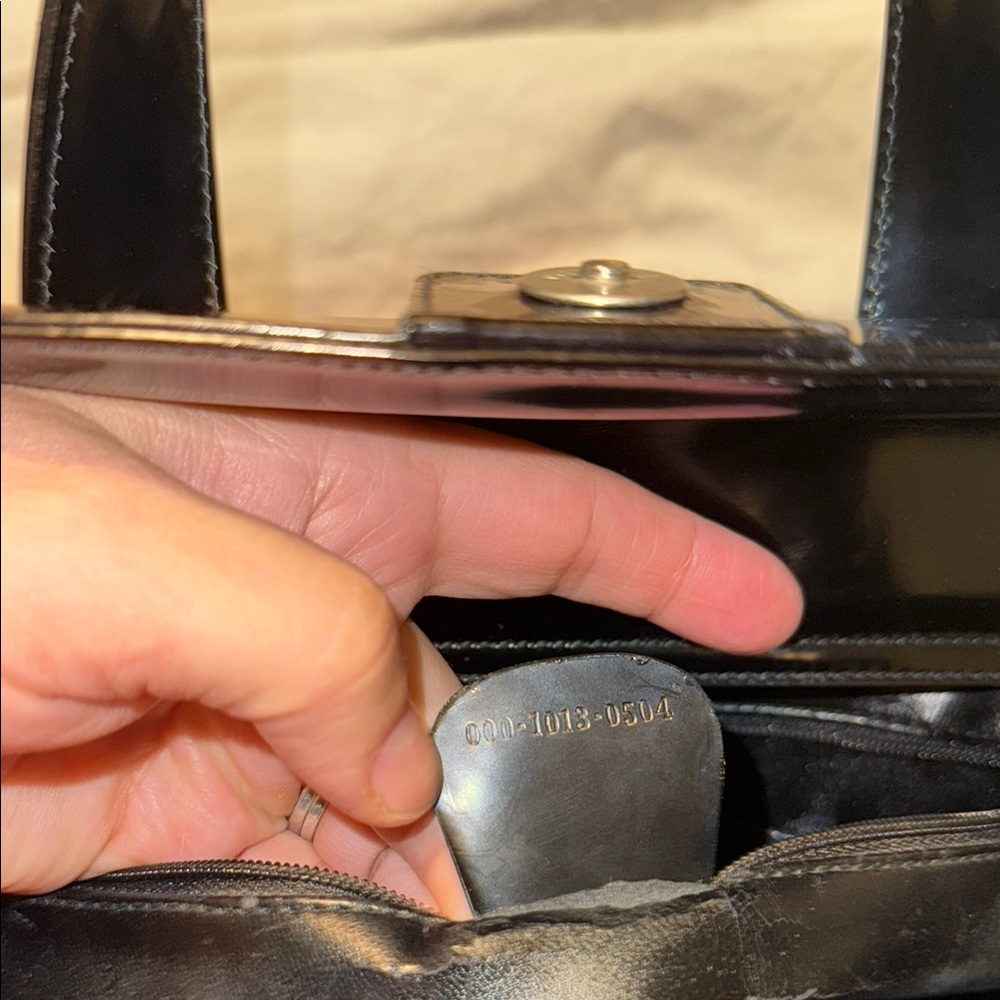 🎄GUCCI Black Tote Bag with Green and Red Strap - Picture 11 of 11